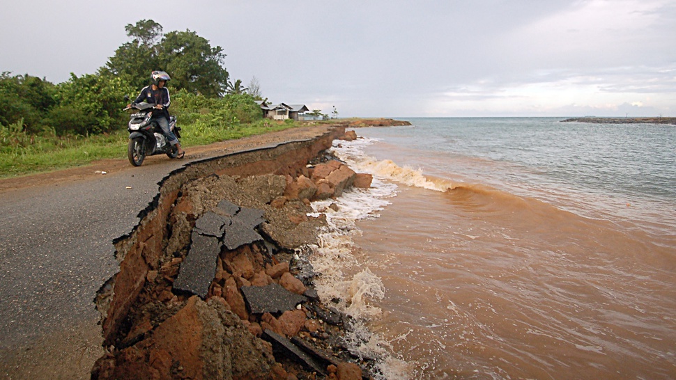 2016/06/08/TIRTO-antarafoto-dampak-abrasi-padang-080616-ief.JPG