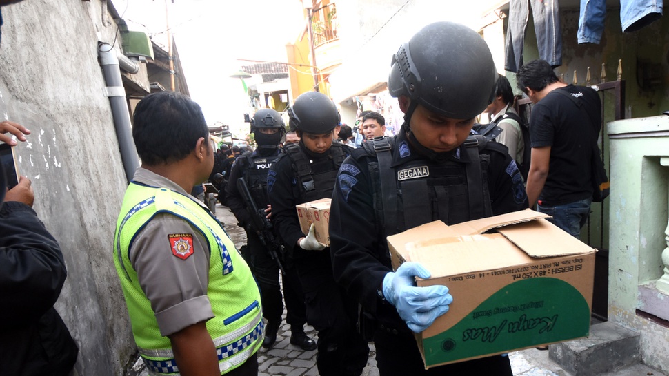 Tiga Teroris Surabaya Rencanakan Pemboman Pada Ramadan