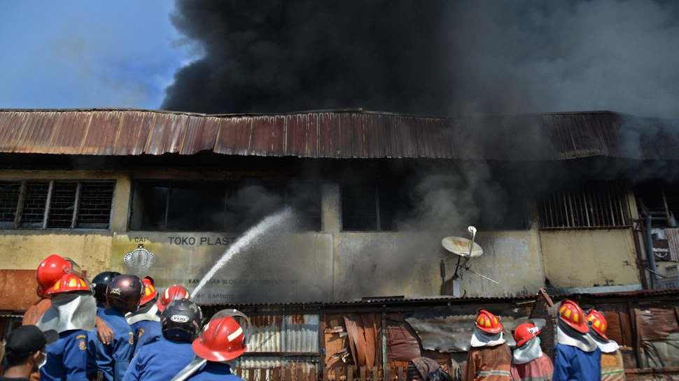 Pasar Kanjengan Semarang Terbakar