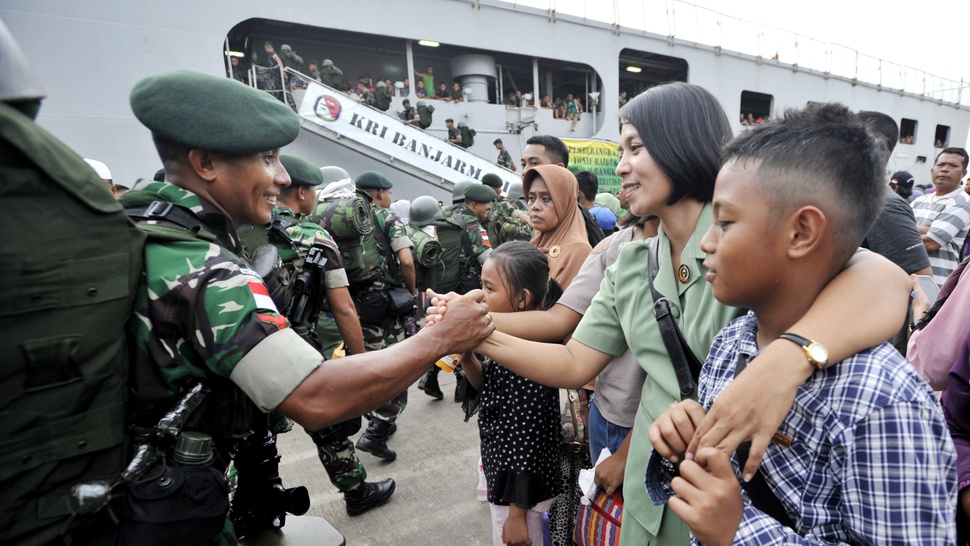 2016/06/29/TIRTO-antarafoto-pemberangkatan-pasukan-penjaga-perbatasan-290616-yu-1.JPG