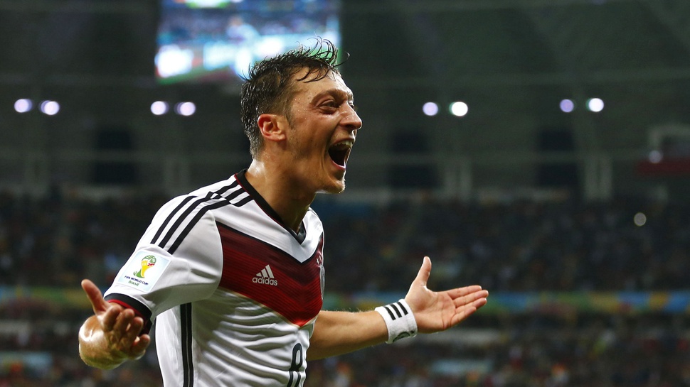 Alasan Mesut Ozil Tidak Setuju Arsenal Potong Gaji Pemain