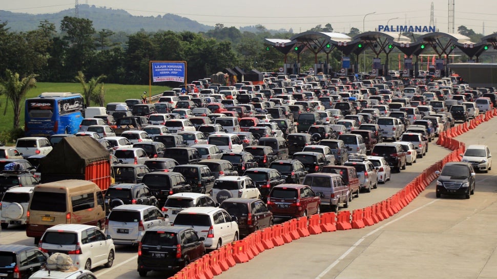 Arus Mudik dari Gerbang Tol Palimanan Mulai Meningkat 