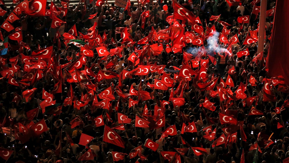 2016/07/19/TIRTO-Turkey-President-Supporters-19072016.JPG
