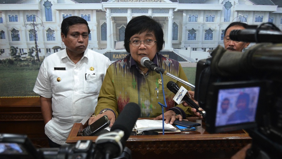 Siti Nurbaya Hadiri Upacara Bendera Suku Tengger