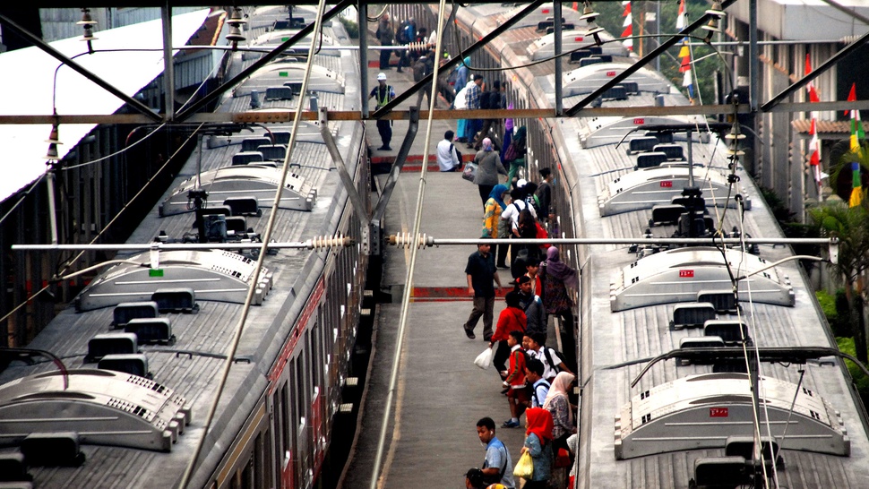 KAI Imbau Penumpang KRL Tak Turun di Stasiun Juanda