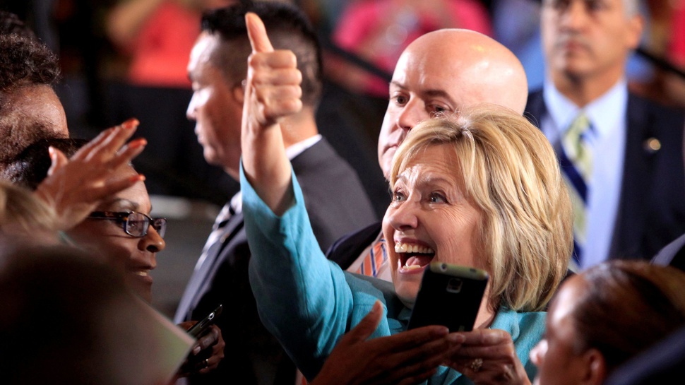 Wall Street Respons Positif Kemenangan Debat Hillary