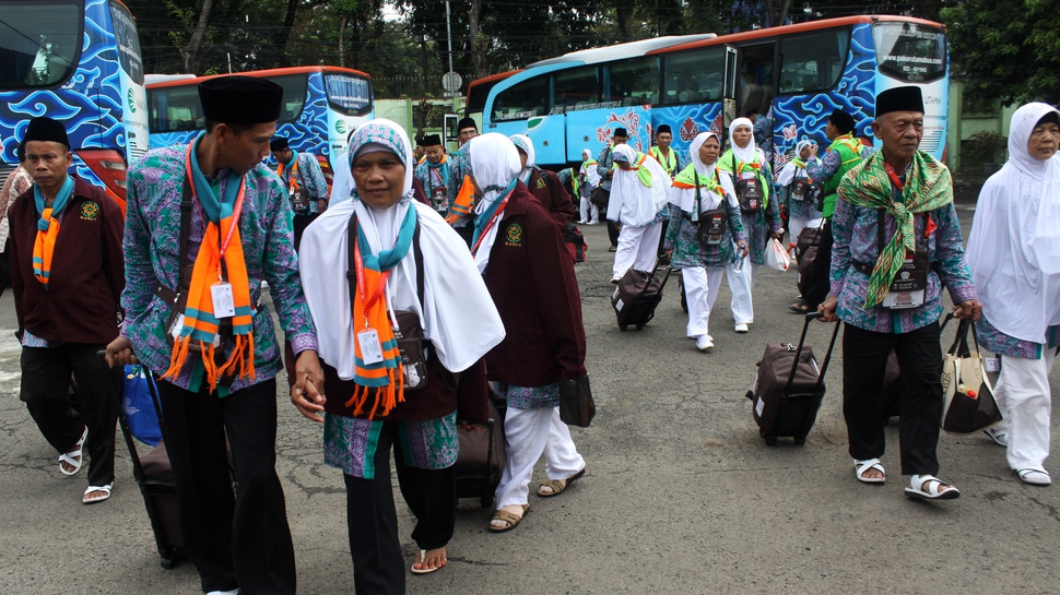 2016/08/08/TIRTO-antarafoto-jelang-keberangkatan-calhaj-jabar-bekasi-080816-ris-1.JPG