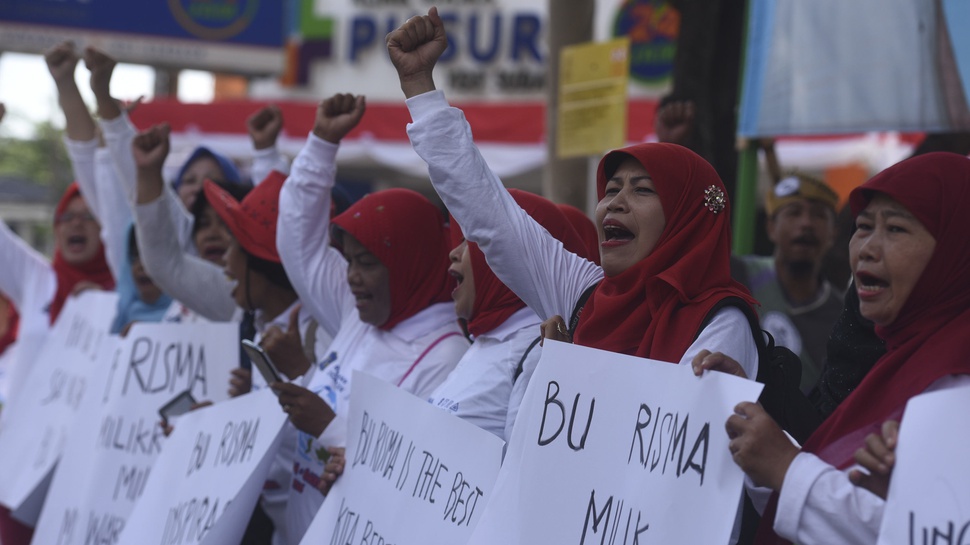 Risma Diminta Tetap Pimpin Surabaya, Jangan Tergoda Jakarta