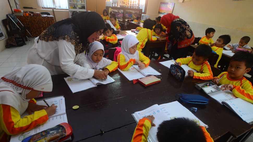 Polemik Full Day School Bukan Perkara NU vs Muhammadiyah