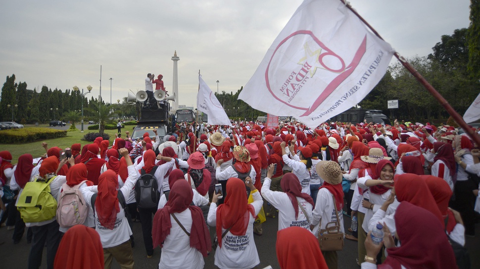 2016/08/26/TIRTO-antarafoto-demo-bidan-ptt-honorer-260816-ym-3.JPG