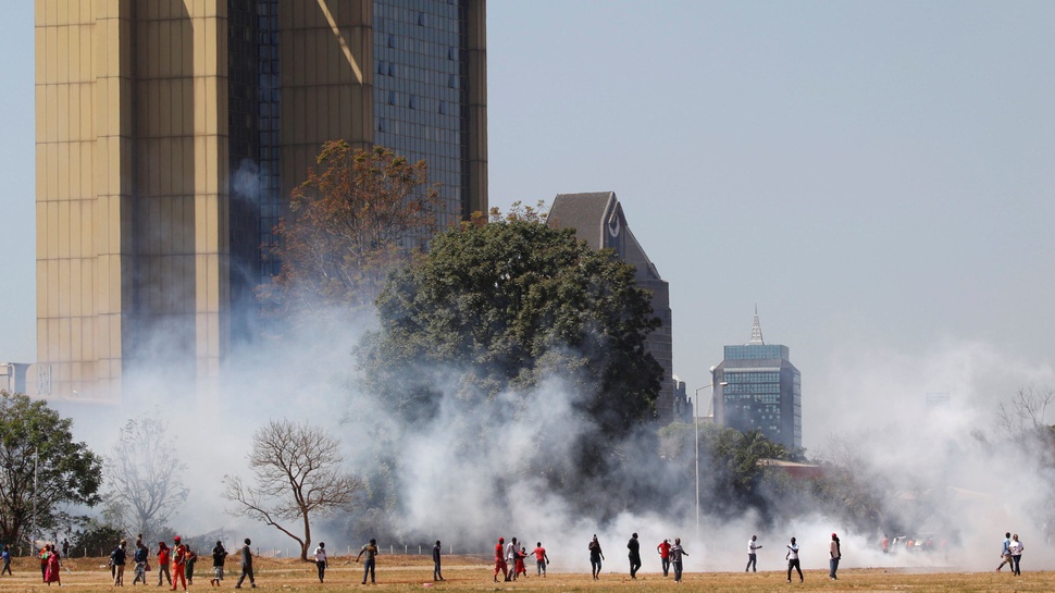 Bentrok Pendukung Partai Oposisi vs Polisi Zimbabwe