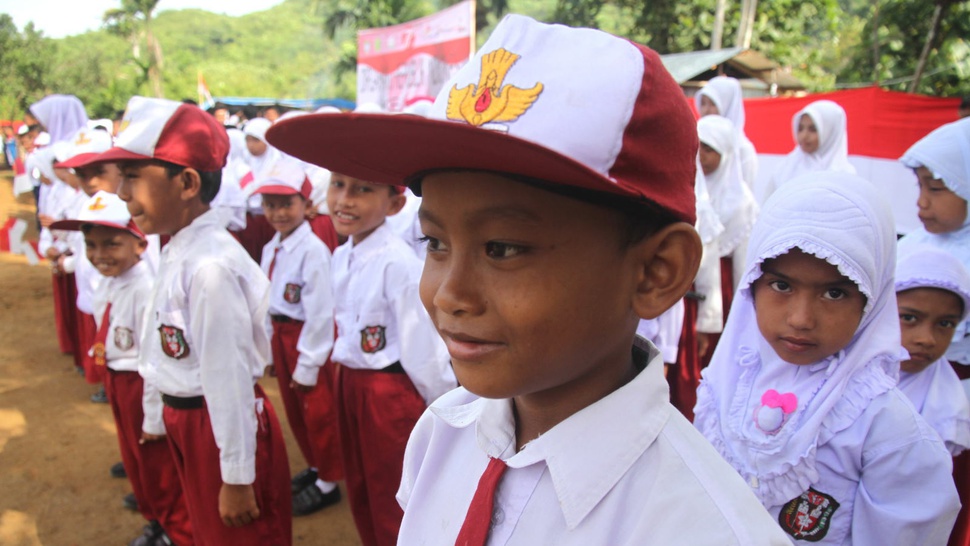 Djarot Diminta Tidak Bekukan Sekolah Dasar di Jakarta Timur 