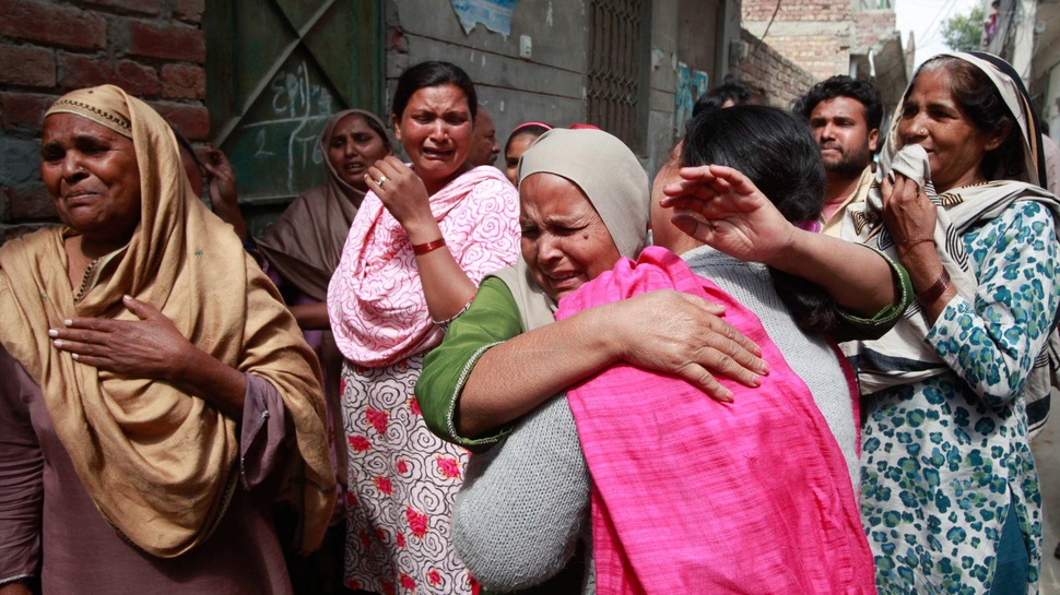 Ledakan Bom di Pakistan Tewaskan 20 Orang & Lukai 50 Lainnya