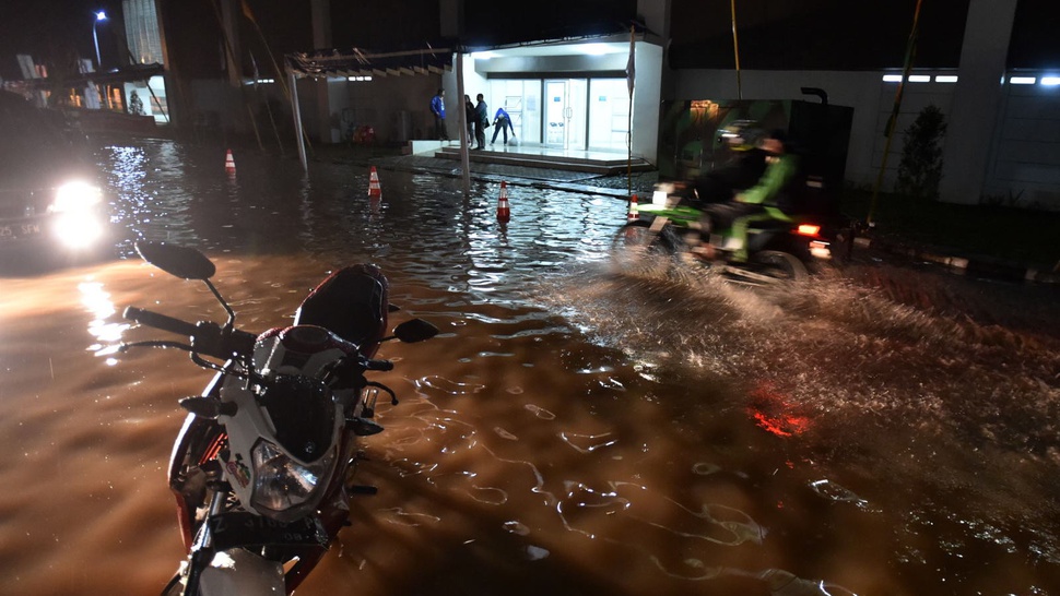 Korban Tewas Banjir Bandang Garut Mencapai 16 Orang