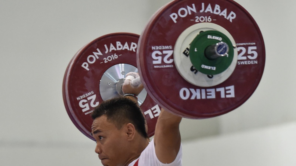 Atlet Indonesia Sabet Medali Perak Pertama di Angkat Besi