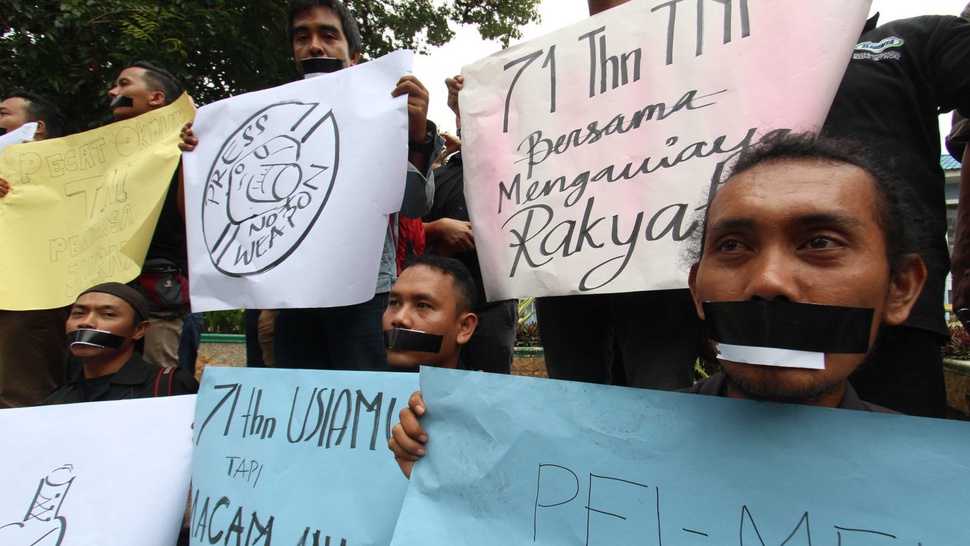 Protes Tindak Kekerasan Oknum TNI