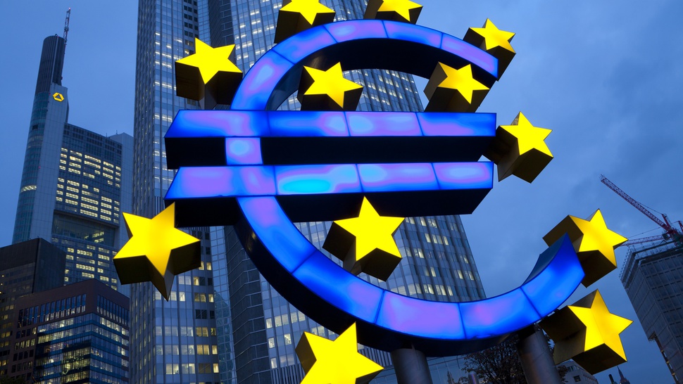ECB Potong Suku Bunga Acuan Jadi Nol Persen