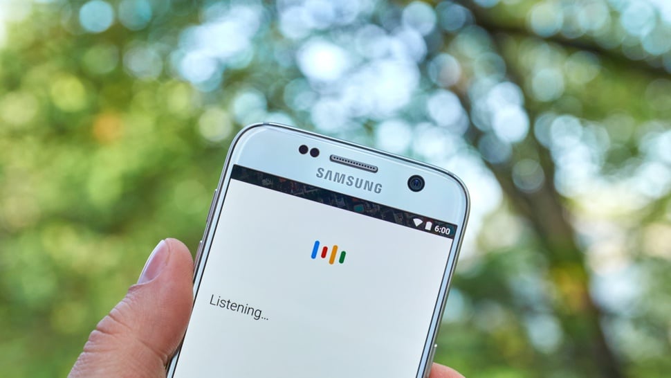 Google Assistant: Si Penguping di Genggaman Tangan