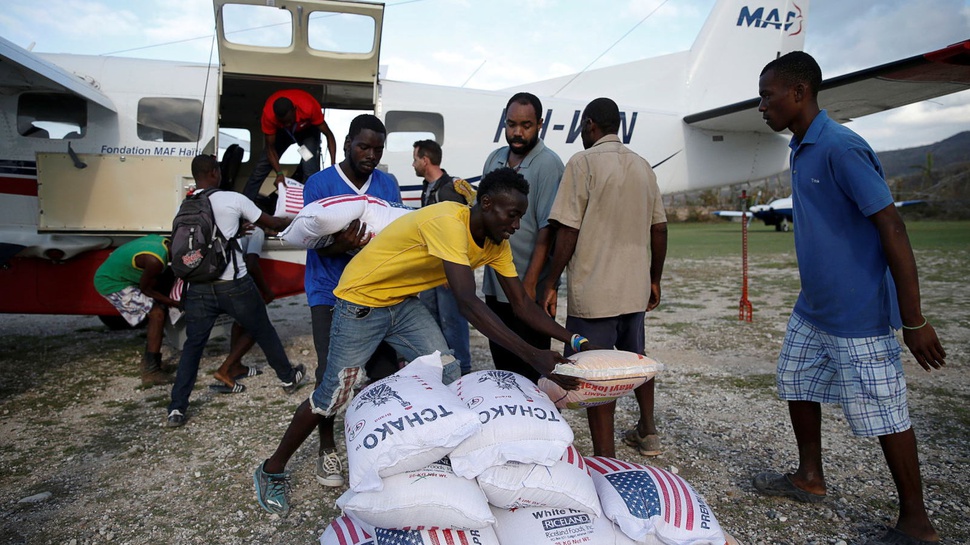 2016/10/13/TIRTO-Food-Aid-Hurricane-Haiti-081016.JPG