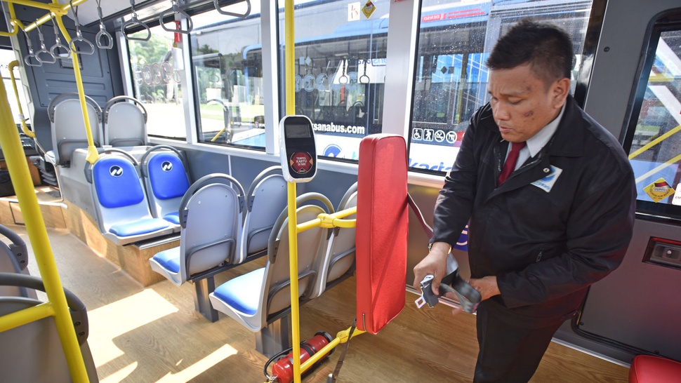 Transjakarta Masih Pertimbangkan Pengangkatan Karyawan Tetap