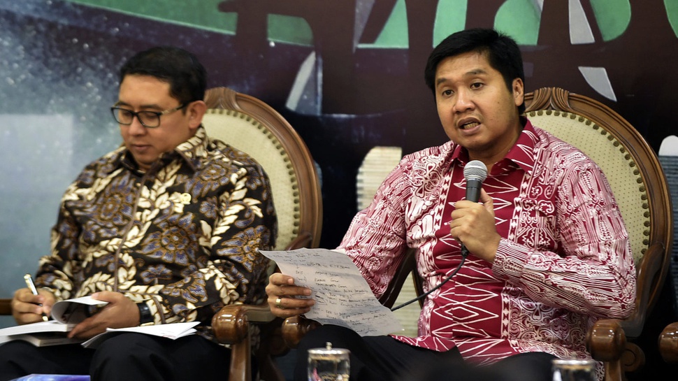 PDIP Beda Respons Soal Maruarar Rangkul Fadli Zon di Kubu Jokowi