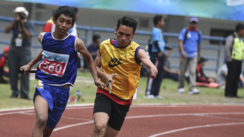 Tim Jabar Juara Lari Estafet Putra