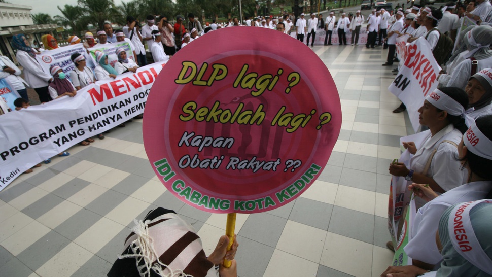 Demonstrasi Dokter Versus Layanan Kesehatan Indonesia
