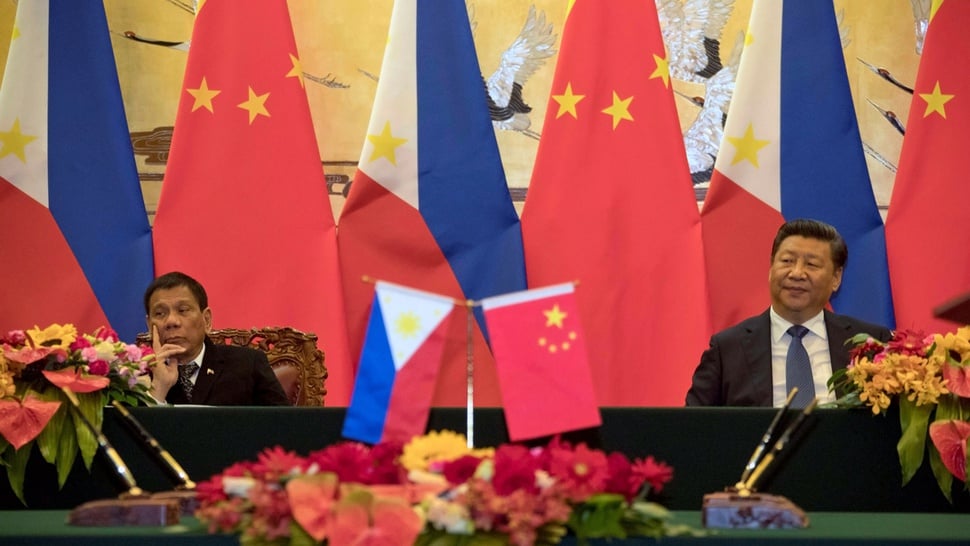 Ketika Duterte Tinggalkan AS dan Merapat ke Cina Demi Uang