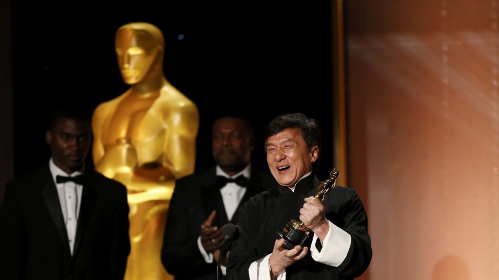 Jackie Chan Raih Piala Kehormatan Oscar