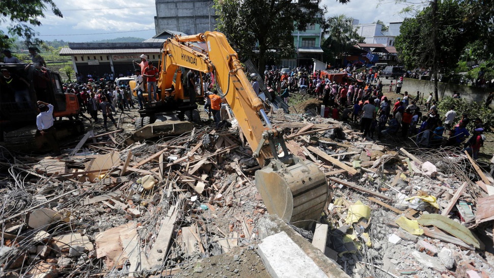 Evakuasi Korban Gempa di Pidie Jaya Aceh