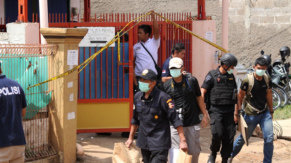 Polisi Ledakkan Bom Teroris Ngawi 