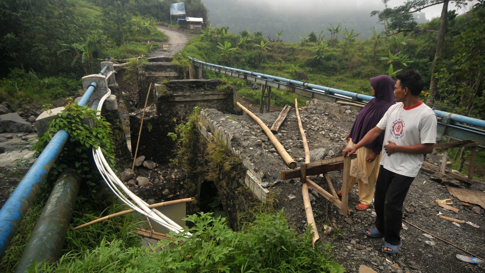 BPBD: Tujuh Jembatan Rusak Akibat Banjir di Solok