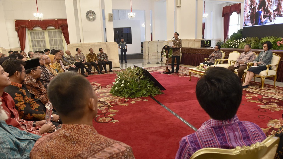 Jokowi Minta Industri Jasa Keuangan Tingkatkan KUR