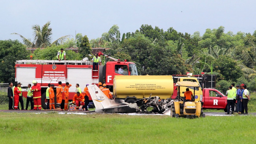 Pesawat Latih Jatuh di Bandara Tunggul Wulung Cilacap, Pilot Tewas