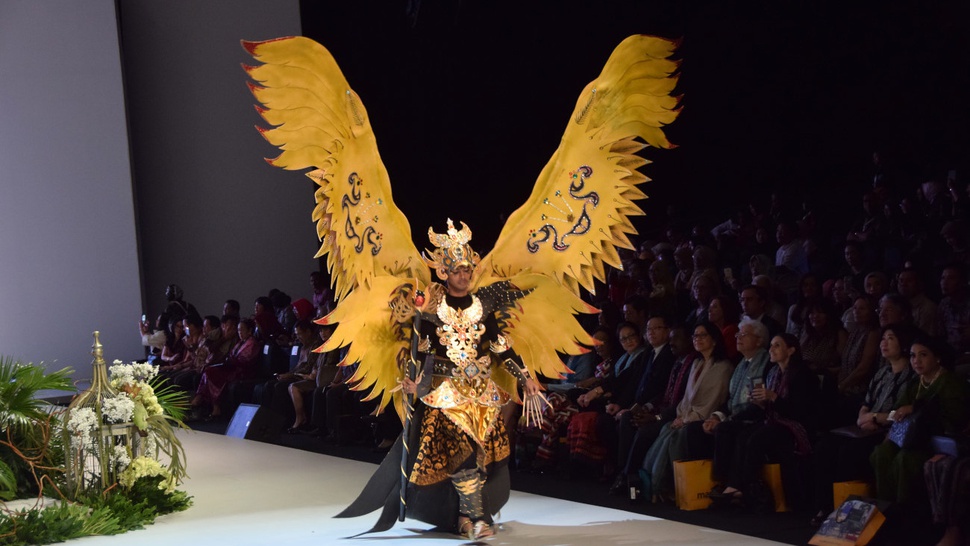 Parade Budaya Indonesia Fashion Week 2017