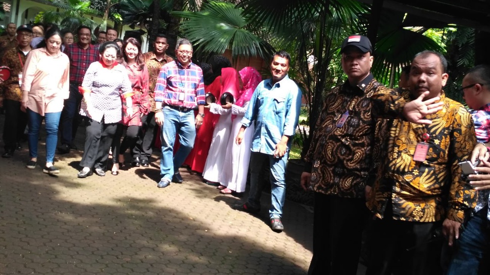 Usai Nyoblos, Djarot Kunjungi Rumah Megawati di Kebagusan