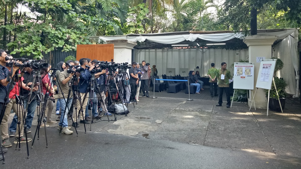 TPS Jusuf Kalla Mencoblos Hanya Dijaga Dua Polisi