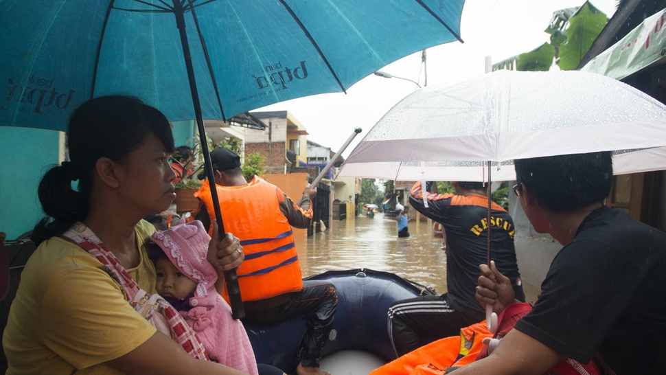 Soal Banjir, Kubu Ahok dan Kubu Anies Sama-sama Jayus