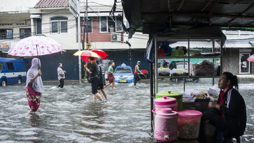 Pejaten Jaksel Terendam Banjir Setinggi 30 Cm