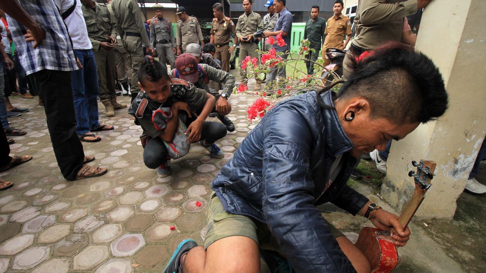 Polisi Amankan Anak Punk dan Waria di Aceh 