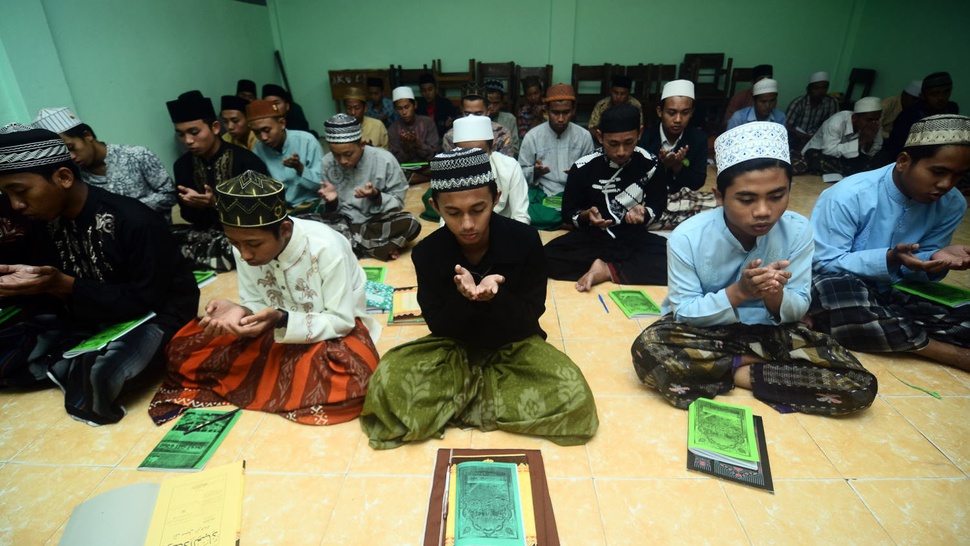 Kemenag: Standardisasi Pesantren untuk Perkuat Islam Moderat