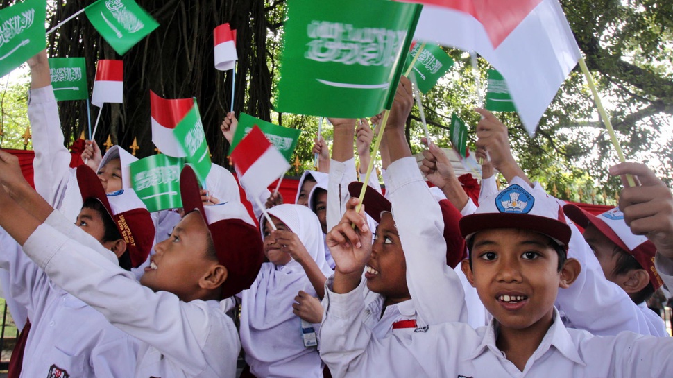 Raja Salman Akan Disambut Pelajar yang Padati Jalan di Bogor