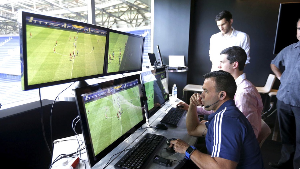 Video Assistant Referee (VAR) dan Cerita Comeback Barcelona