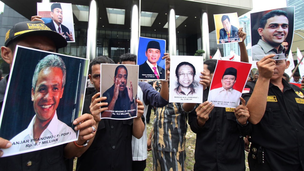 KPK Periksa 3 Saksi Korupsi e-KTP untuk Tersangka Narogong