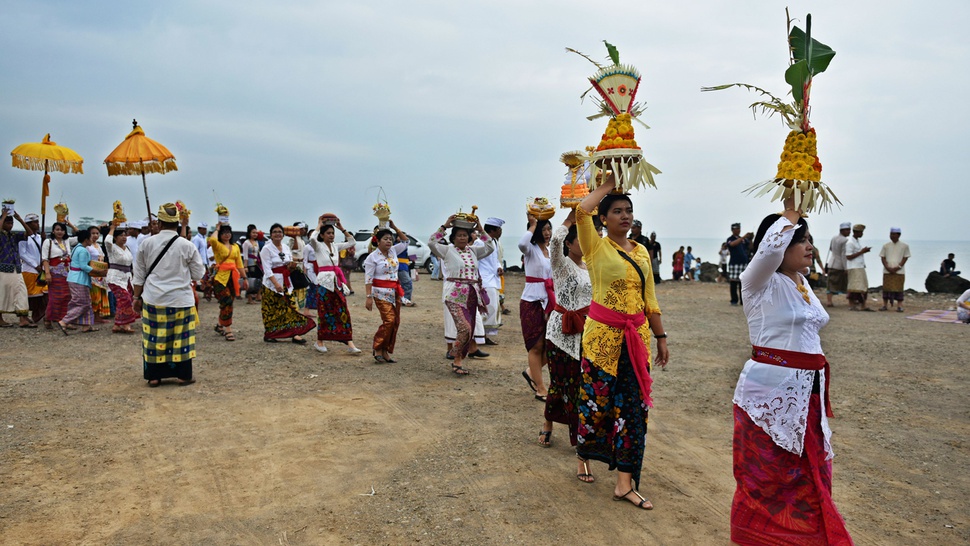 2017/03/26/antarafoto-ritual-melasti-semarang-260317-tom-1_ratio-16x9.jpg