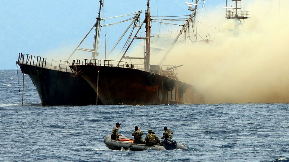 KKP: Penenggelaman Kapal Ilegal Naikkan Stok Ikan Jadi 9,9 Juta Ton