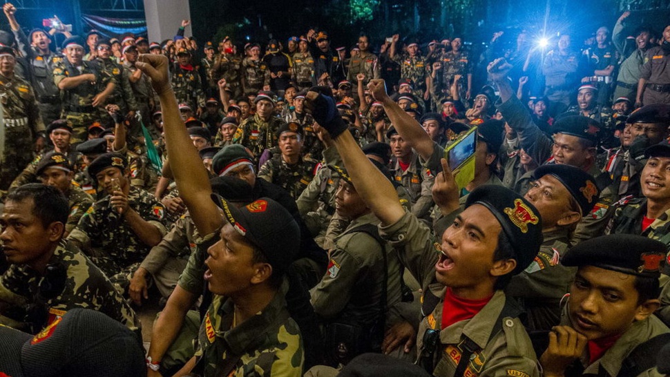 Polisi Bubarkan Acara Tabligh Akbar HTI di Makassar 