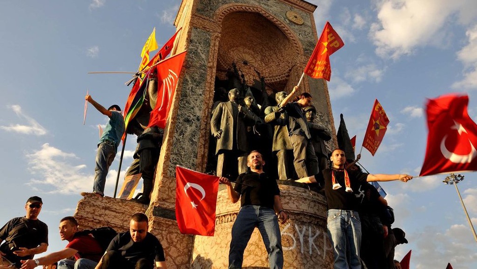 Erdogan Tangkap 1.000 Lebih Tersangka Pendukung Gulen