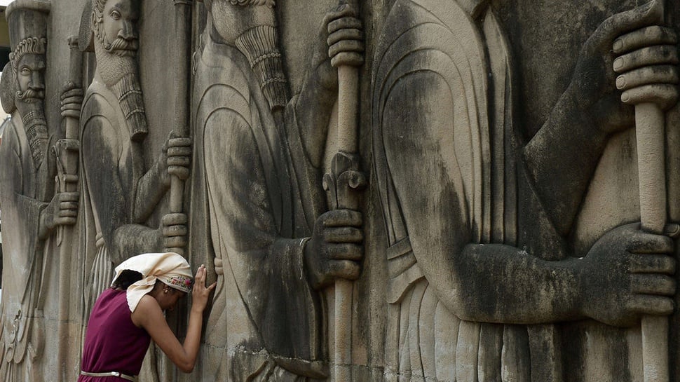 Jejak Agama Tertua: Zoroastrianisme