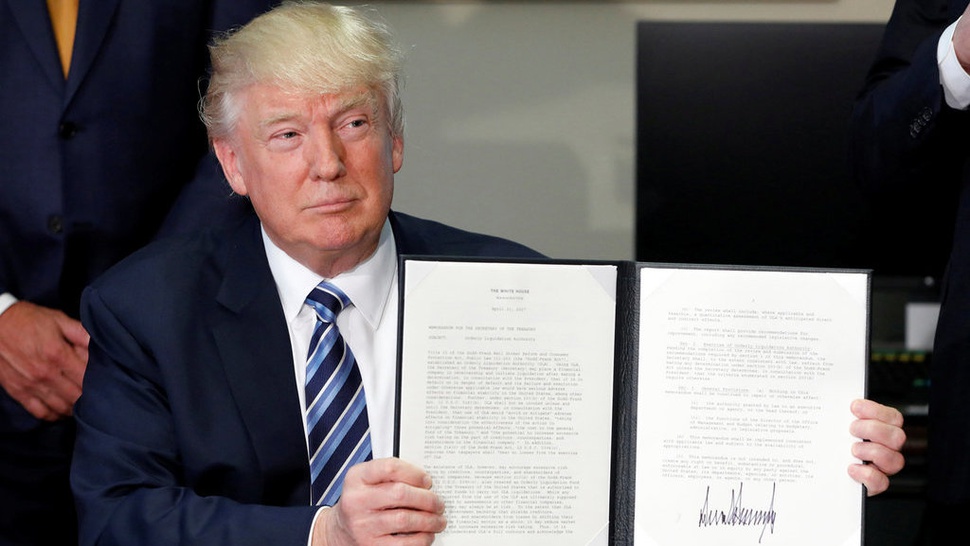 Jelang 100 Hari, Trump Terbitkan Keppres Keluar dari NAFTA
